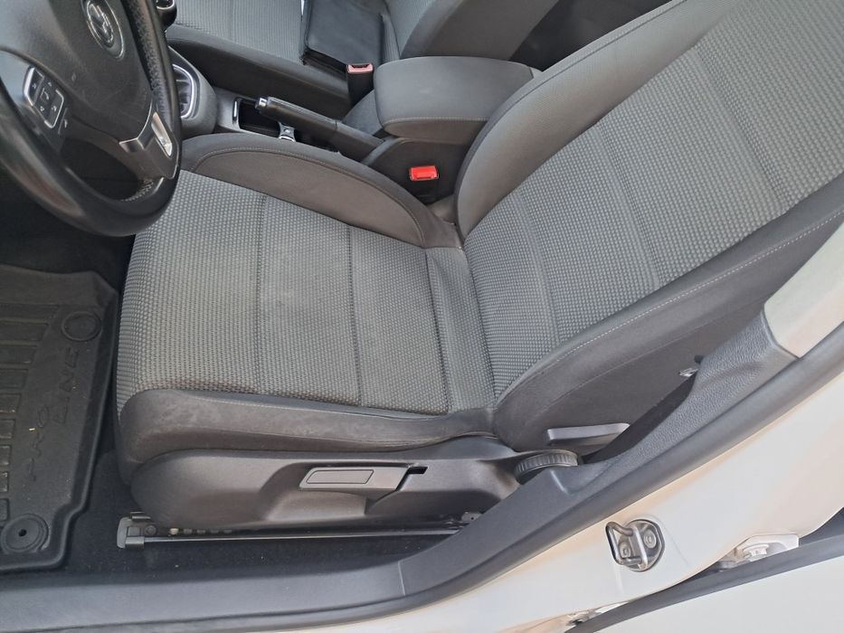 Volkswagen Golf VI