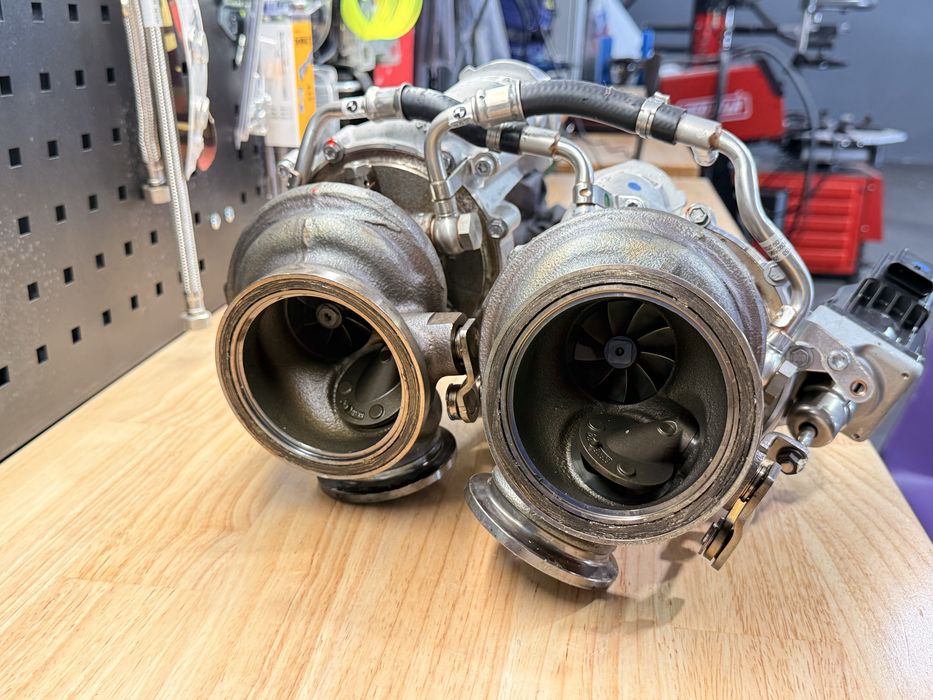 Turbos OEM BMW M5 F90