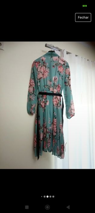 Vestido colorido plissado