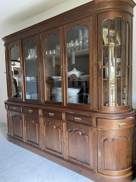 Móvel de sala, cristaleira e aparador