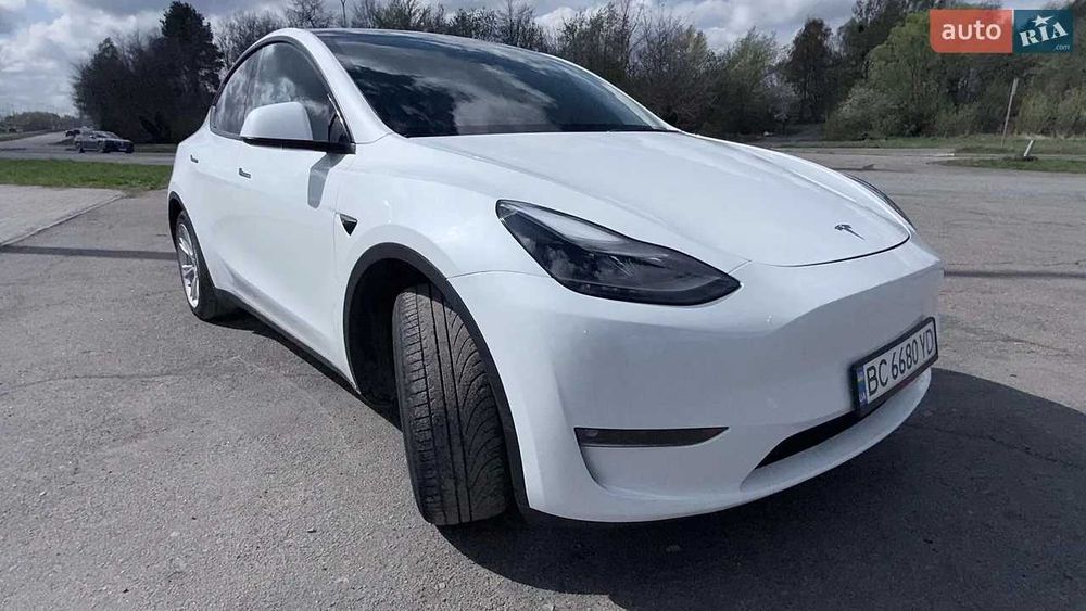 Tesla Model Y 2023