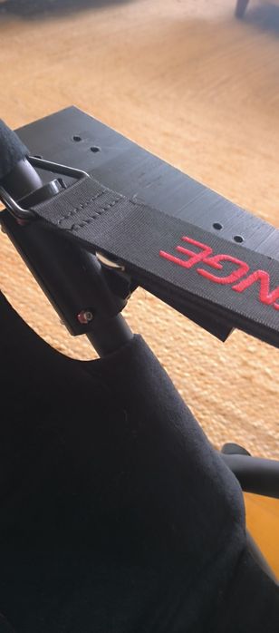 Cockpit Sim Racing Playseat Challenge com extras