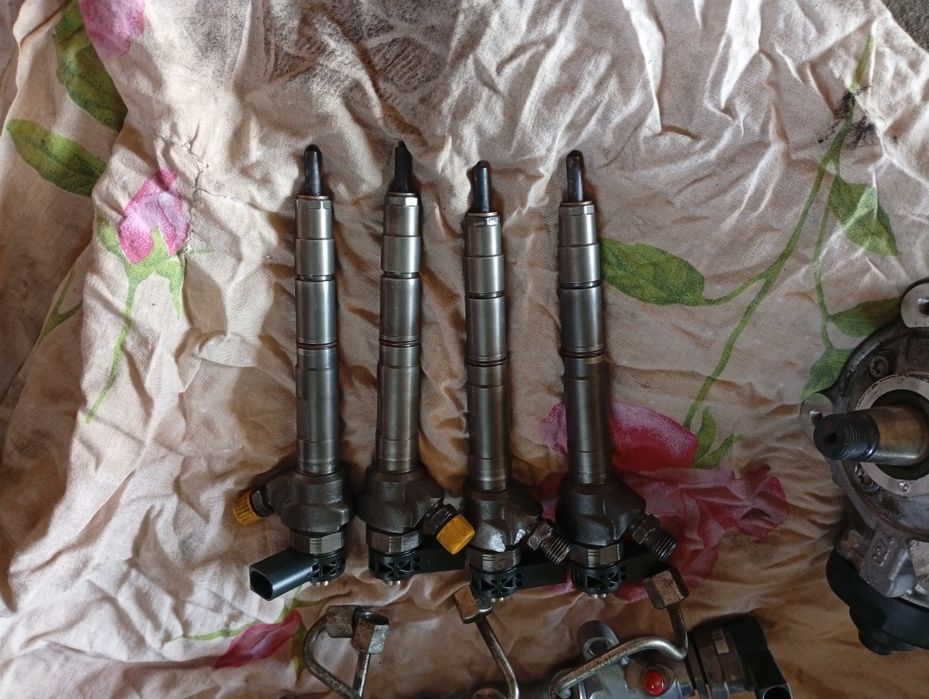 Паливний насос, форсунки, рампа. Volkswagen