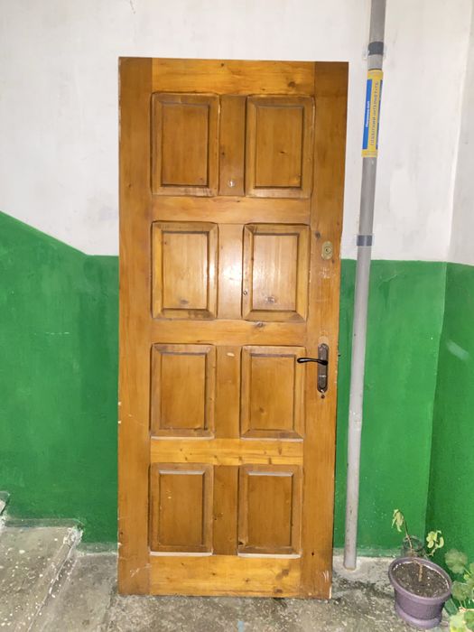 Двері деревʼяні