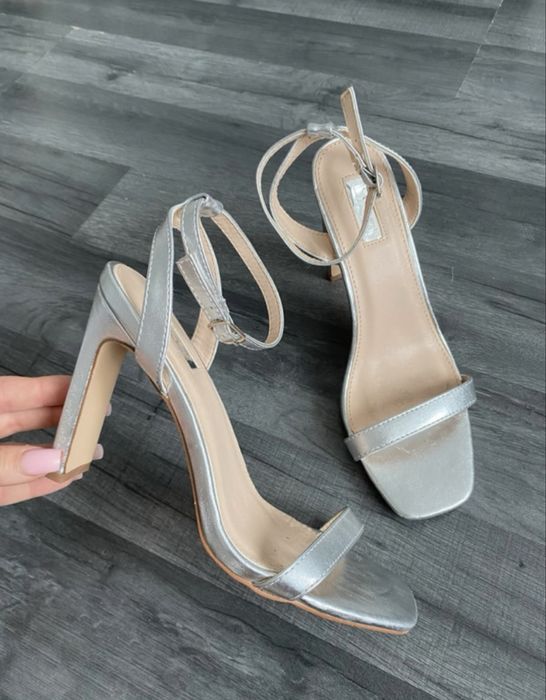Linzi 38 srebrne buty sandały sandałki na słupku