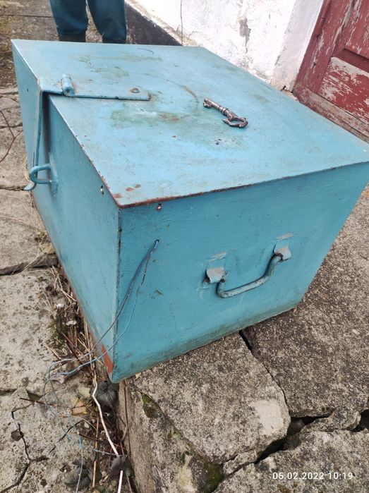 Сейф радянський касовий, кріпиться до підлоги