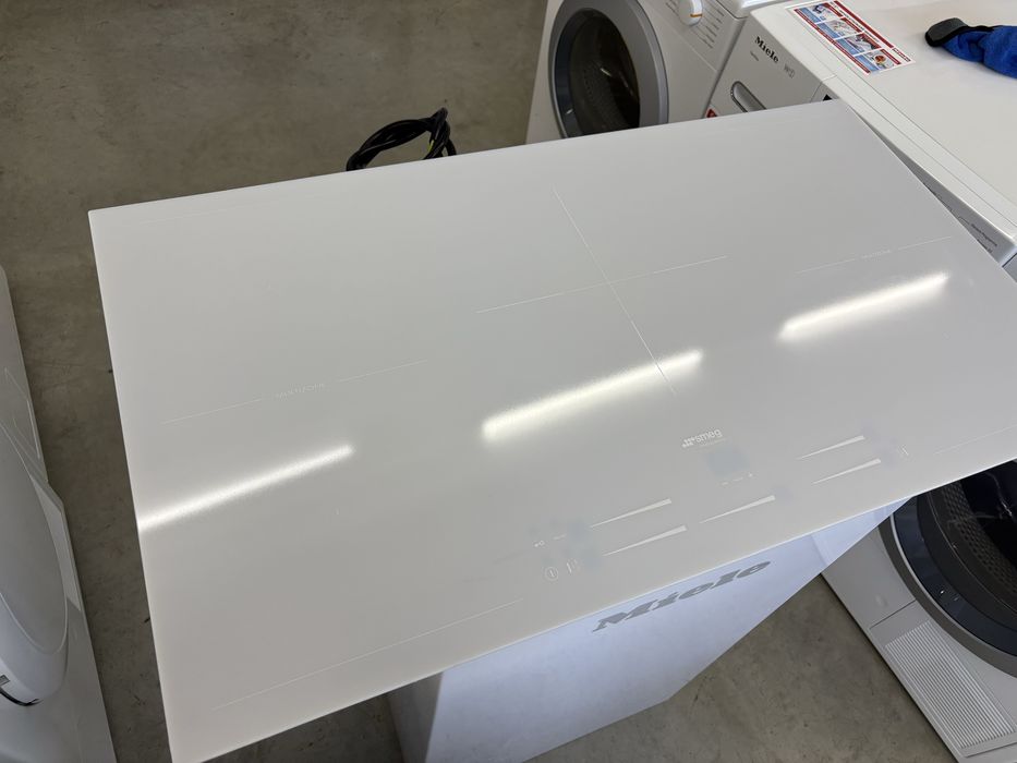 Біла індукційна панель SMEG SI2M 7953 DW