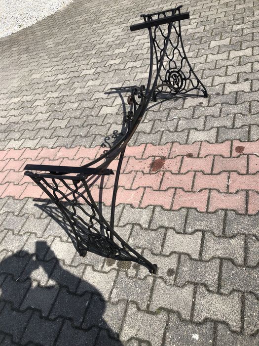 Podstawa pod  stol  ogrodoey