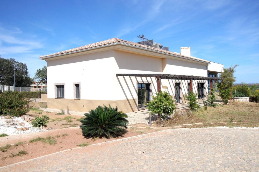 Magnífica moradia T8 a venda Algarve