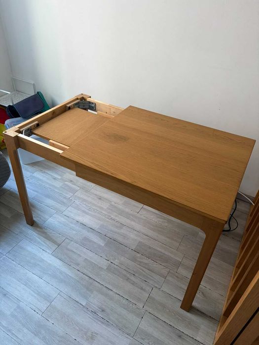 Mesa de madeira extensível