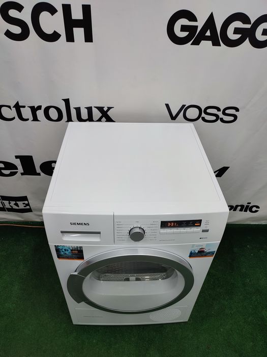 Сушильна машина з тепловим насосом Siemens IQ300
