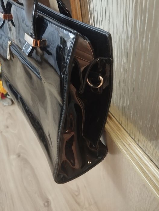 Okazja! Elegancka Lakierowane Torebka  Damska , Młodzieżowa.