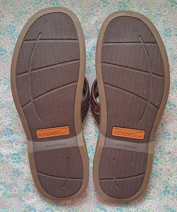 Chinelos em pele homem Sperry
Tam 44