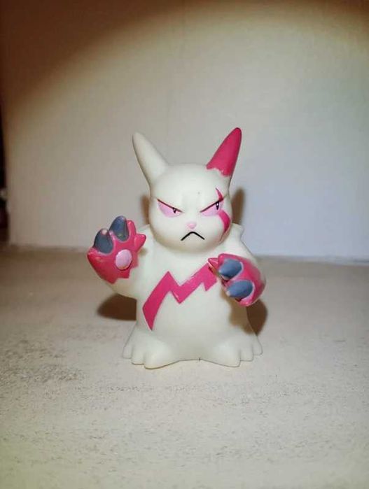 Pokémon finger puppet / brinquedo / figura pokémon Zangoose da bandai