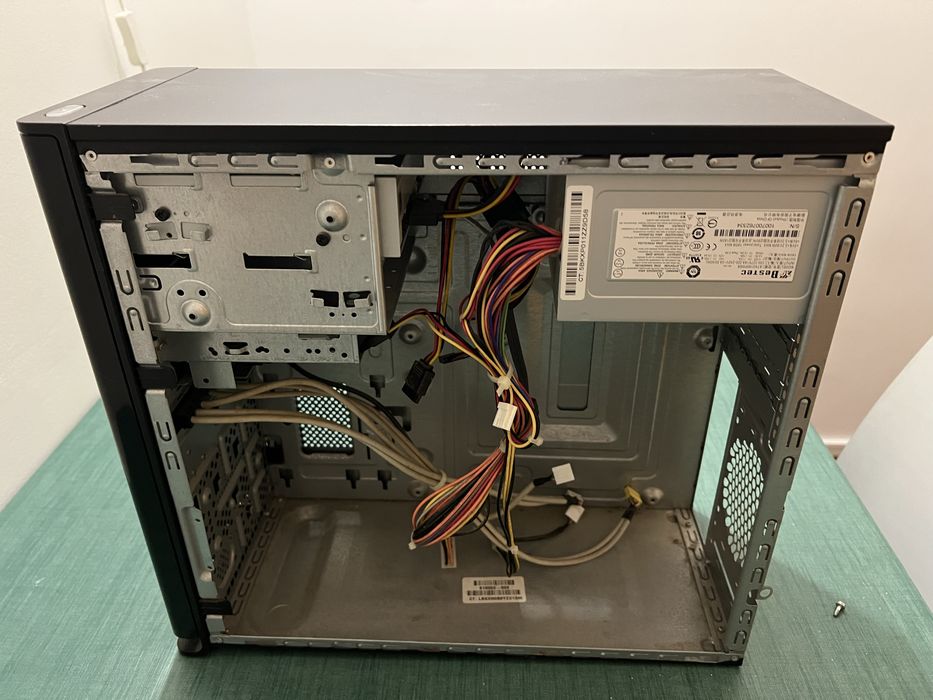 Caixa pc de escritório + fonte + leitor de discos