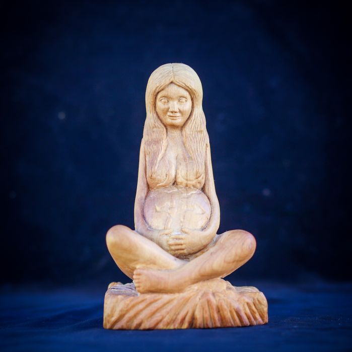 Estatua de Madeira, Terra Mãe/Mãe Natureza