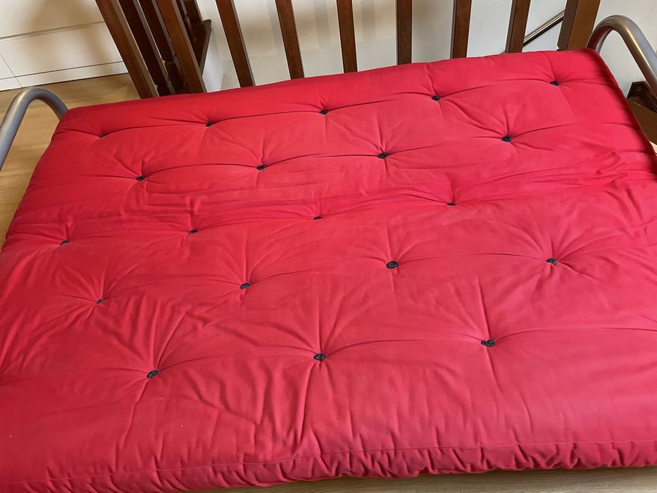 Sofa cama usado vermelho