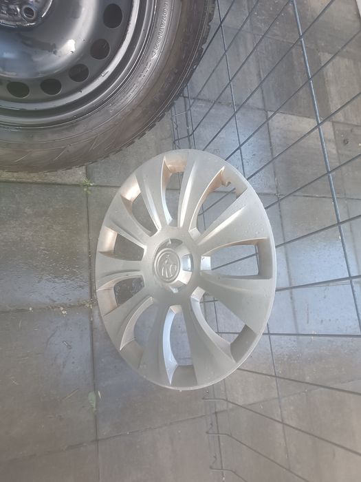 Felgi stalowe plus opony zimowe Nokian R17
