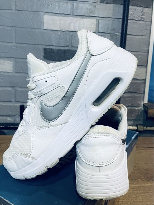 Кроссовки  Nike Team Hustle