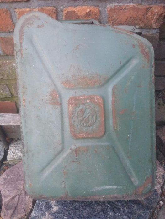 zabytkowy kanister 20L Jeep