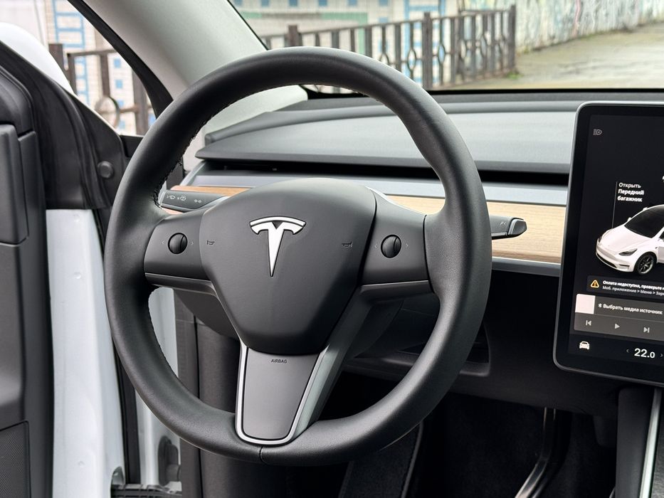 Tesla Model Y Long Renge 82 kvh