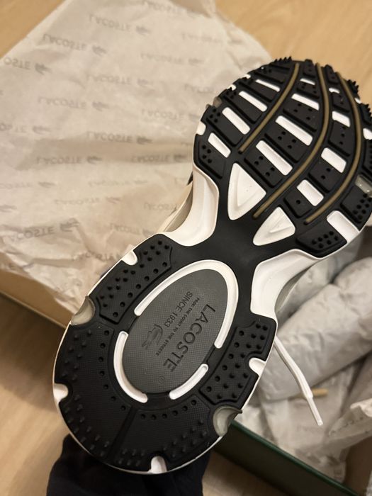 Жіночі кросівки Lacoste