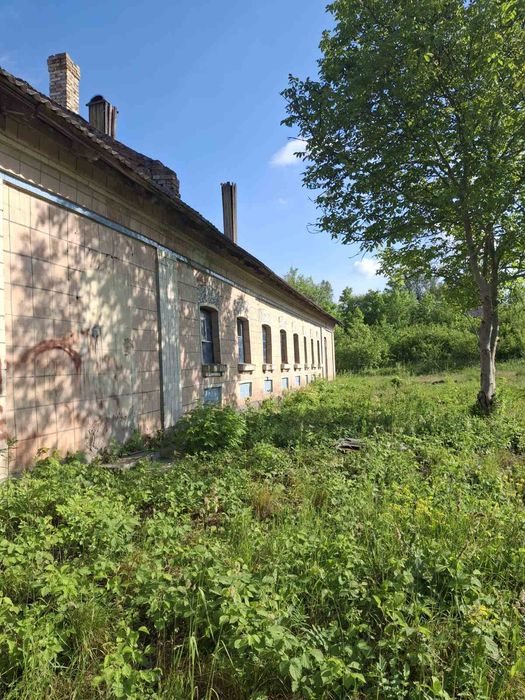 Продаж комерційного приміщення поблизу м.Кременець