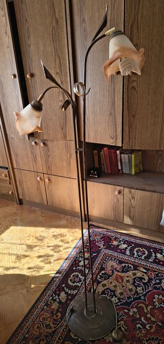 Lampa stojąca odcień starego  złota