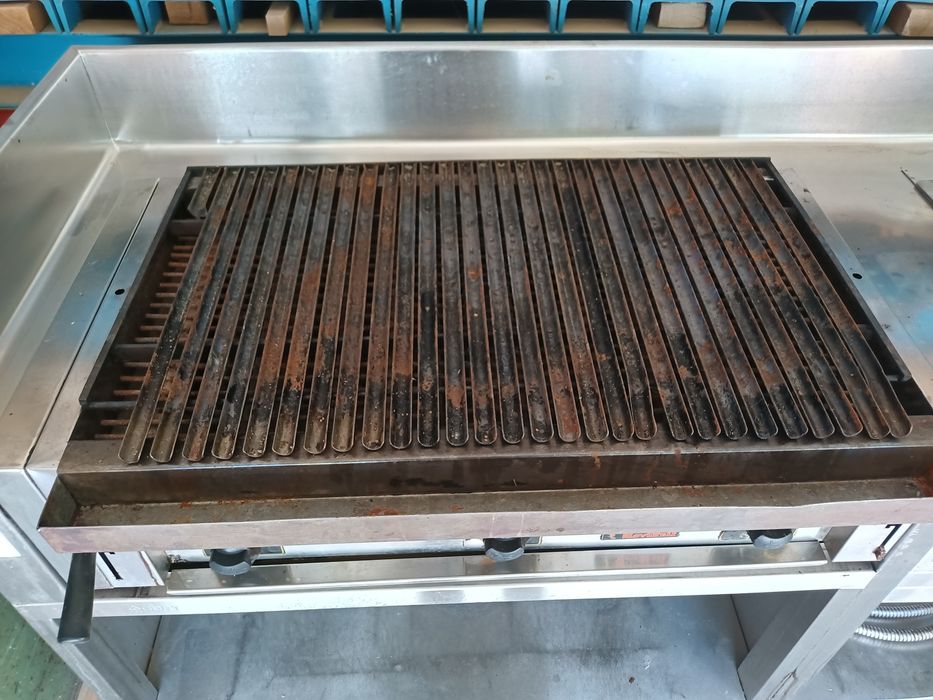 Ciąg gastronomiczny grill, lawa