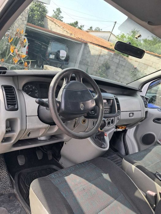 Renault Trafic 2.0 dCi 6 lugares 6 velocidades