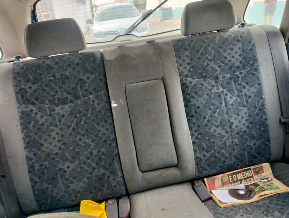 Mazda 323f para despachar