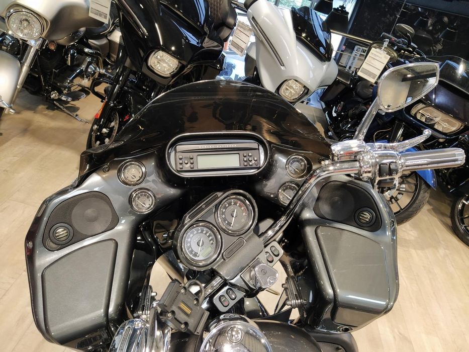 Harley davidson  road glid cvo