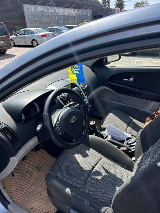 KIA CEED 2007 року випуску в хорошому стані 1.6  CRDi