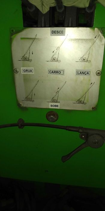 Grua mudanças , viatura com  elevador