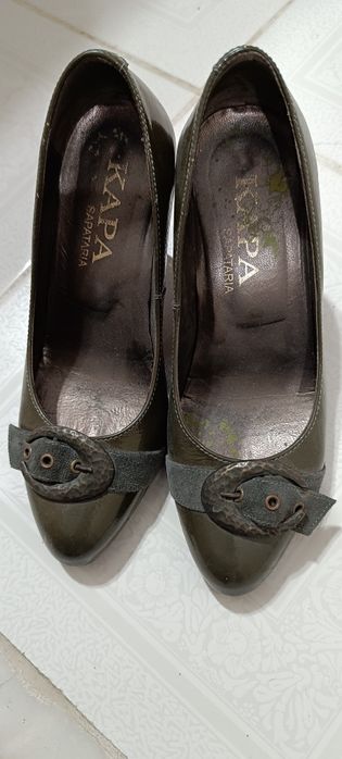 Sapatos de senhora cinza tamanho 35. Usado