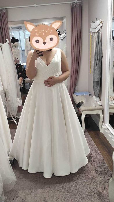 Gładka suknia ślubna plus size