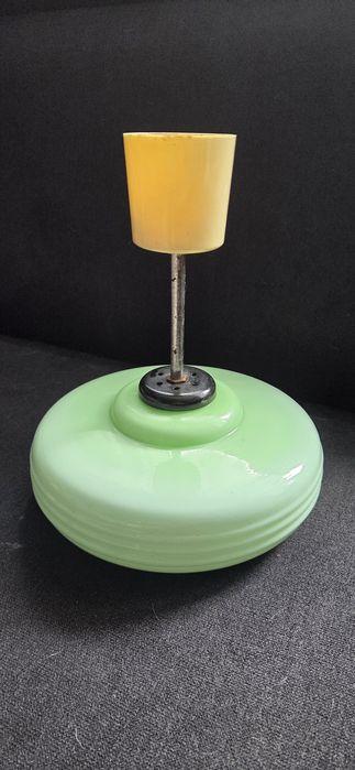 Mietowa lampa lata 60-70