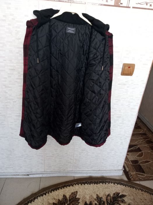 Чоловіча сорочка  темно - бордова  в клітку.