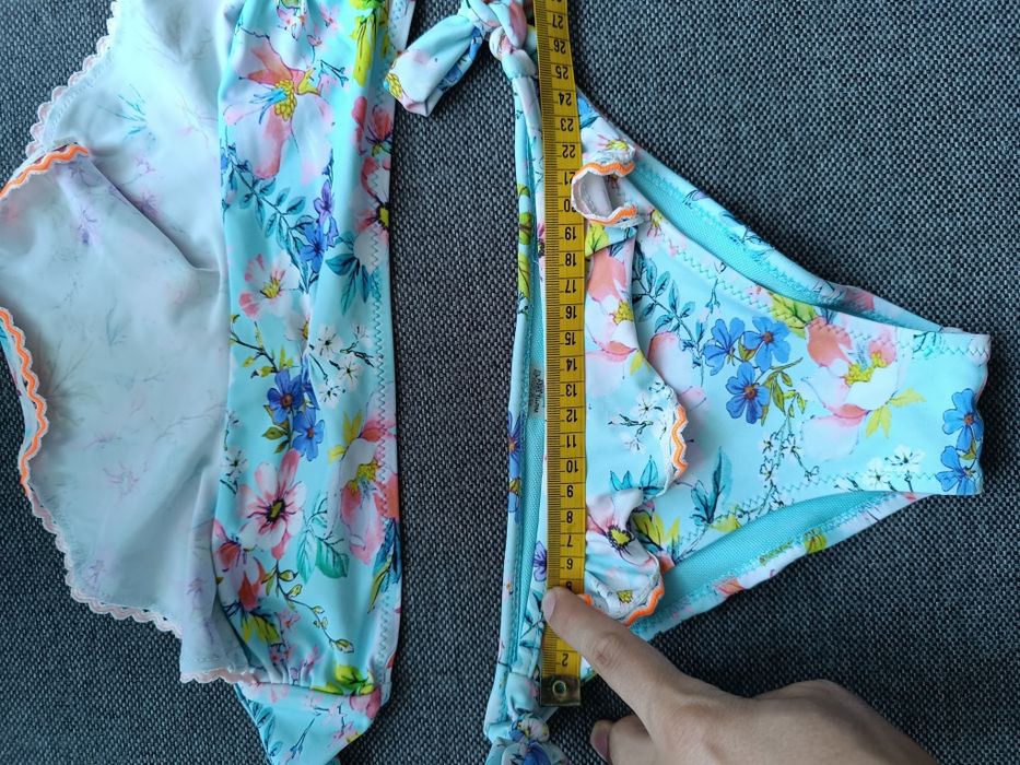 Strój kąpielowy jednoczęściowy r. 9-10 lat / 134-140 cm