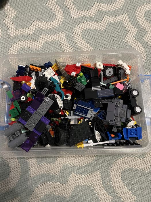 Продаю лего деталі