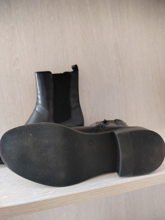 Продам нові напівчобітки,розмір 36
