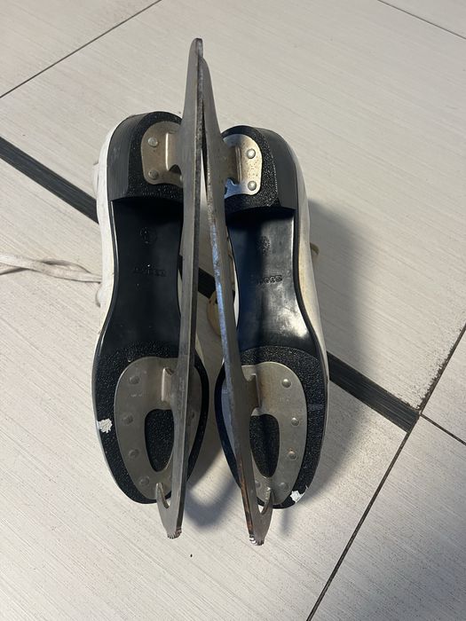 Жіночі ковзани Daoust та лижні ботинки