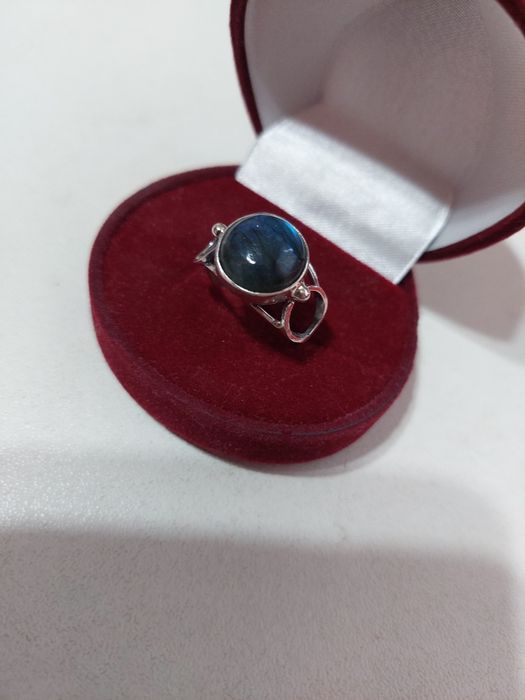 Серебряное кольцо с лабрадором