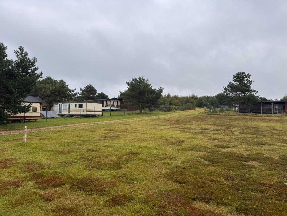 Działka 300 m² z domkiem holenderskim blisko morza – Chłapowo