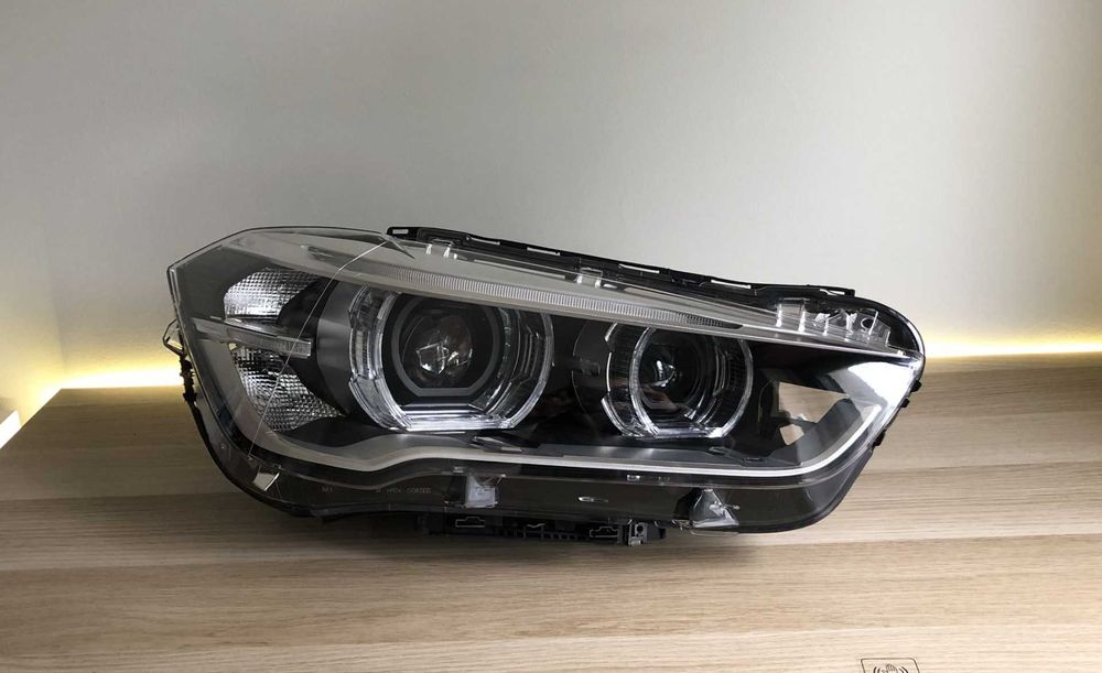 Farol BMW X1 F48 - Full LED Direito