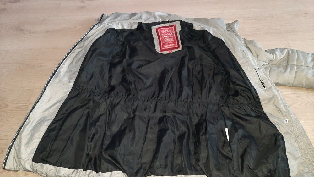 Куртка жіноча розмір s