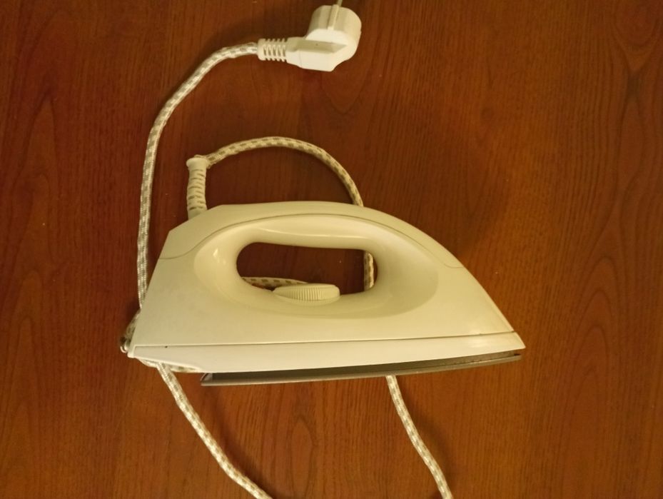 Утюг Royal ,б/у - 100 грн.