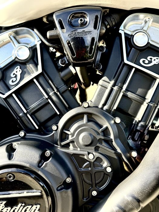 Indian Scout Bobber (white Smoke)