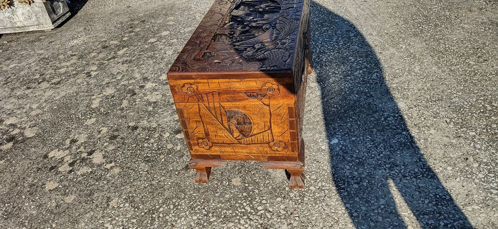 Arca em madeira de cânfora