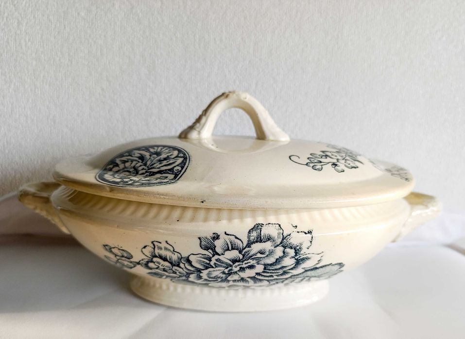 Terrina em Faiança Antiga